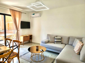 Cozy DownTown Apartment near the beach
